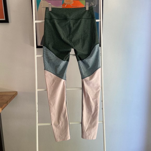 Outdoor Voices women's Springs 7/8 leggings green pink colorblock - Picture 2 of 5